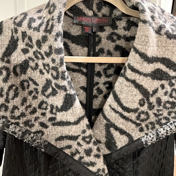 SIMON CHANG COAT. Black quilted with gray and black leopard color and inside. - Picture 5 of 10